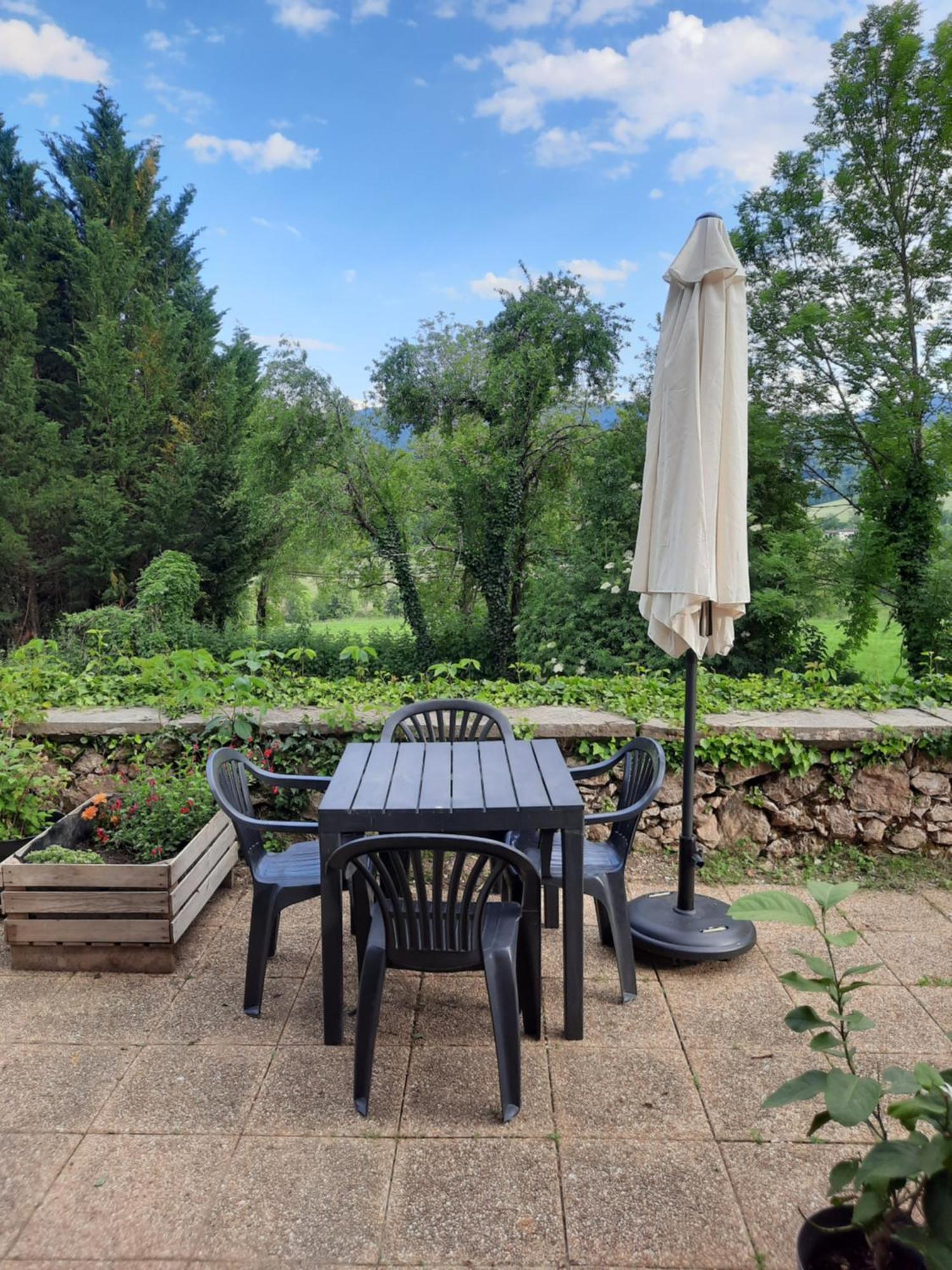 Chez Line Et Pierre: Appartement Spacieux, Lumineux Et Equipe La Bastide-de-Serou Экстерьер фото